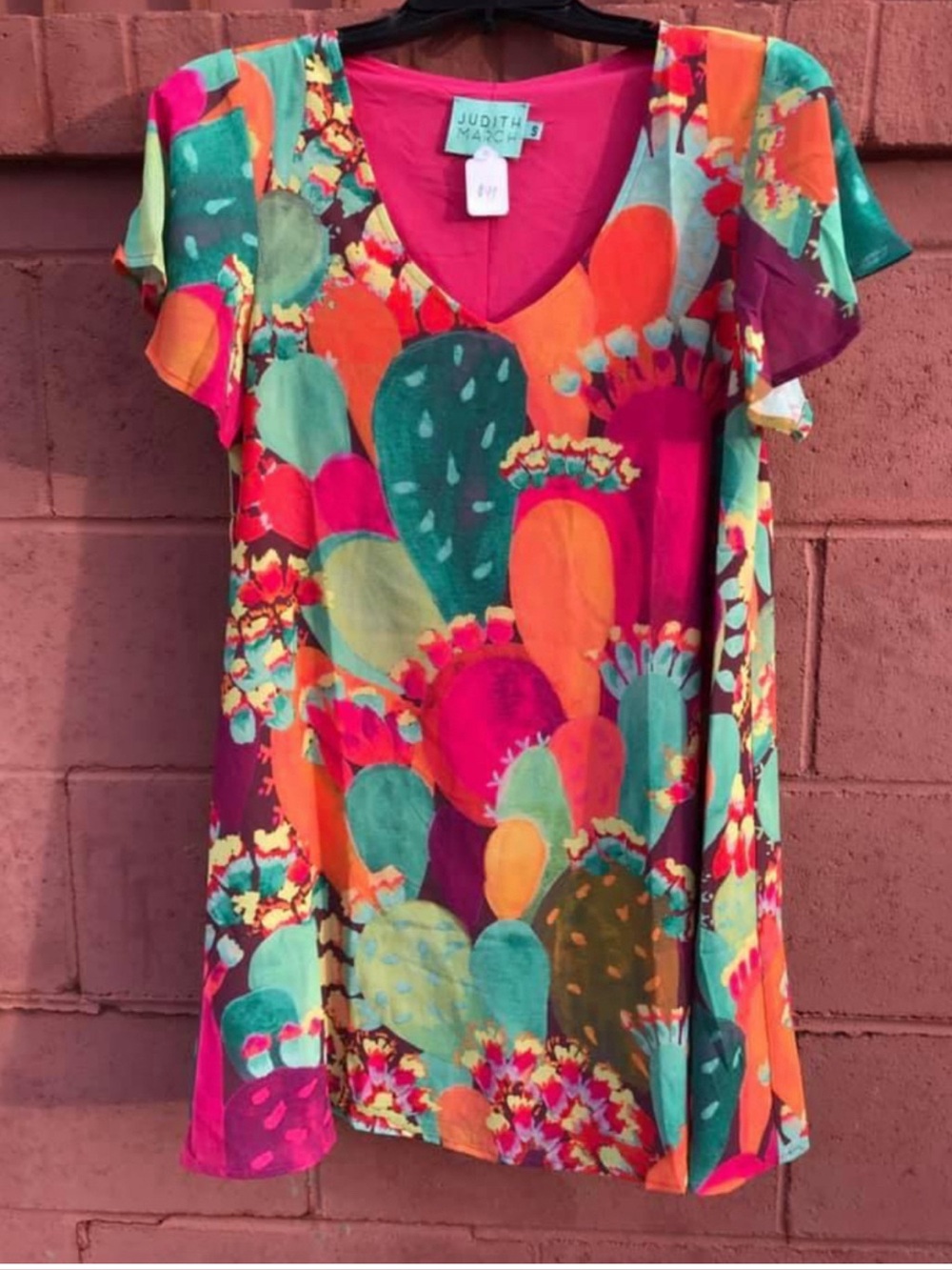 Judith March V-Neck Tunic in Pink Multi Cactus Print size small